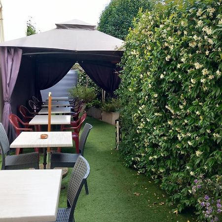 Hotel Restaurant O Regal Вильнёв-сюр-Ло Экстерьер фото